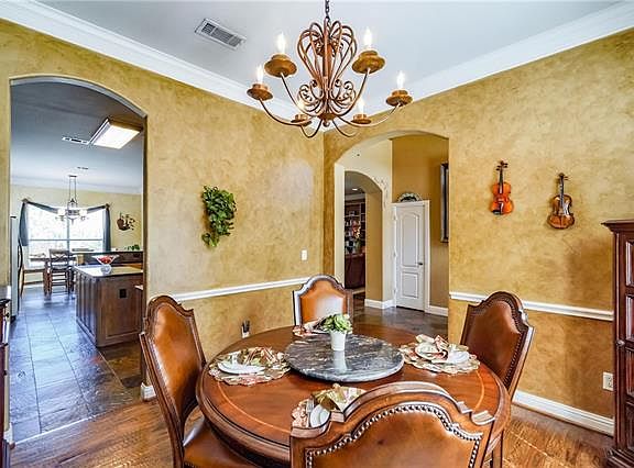 4th image of 8520 Layna Ct