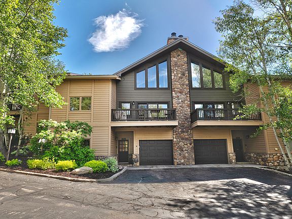5th image of 1420 Deer Valley Dr S