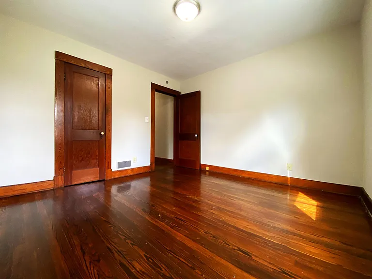 610 Sherwood Ave — Photo 18