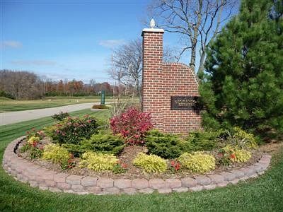 3rd image of 5018 N Dickinson Estates Dr #12