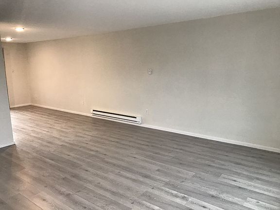 2nd image of 410 Murdock St Unit E