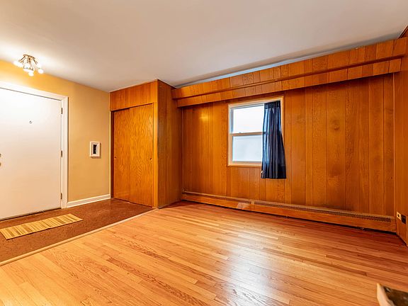 5th image of 8614 S Prairie Ave