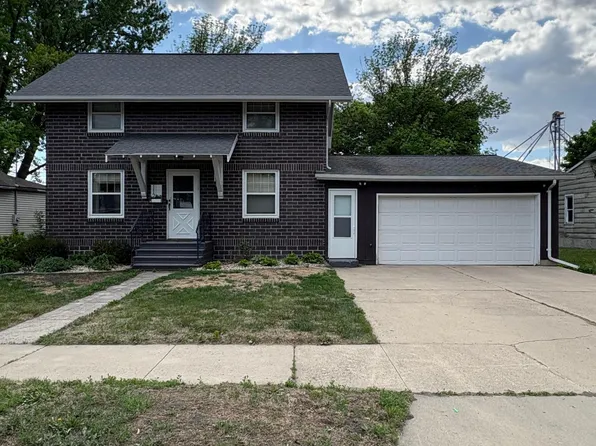 112 S Main St, Sherburn, MN 56171