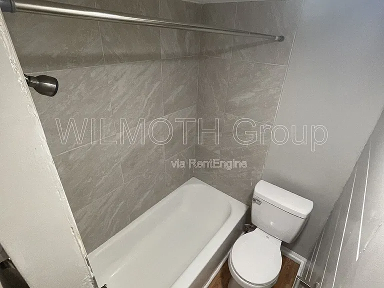 2631 Southeastern Ave — Photo 14