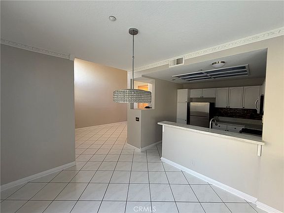 5th image of 3317 E Metcalf Cir