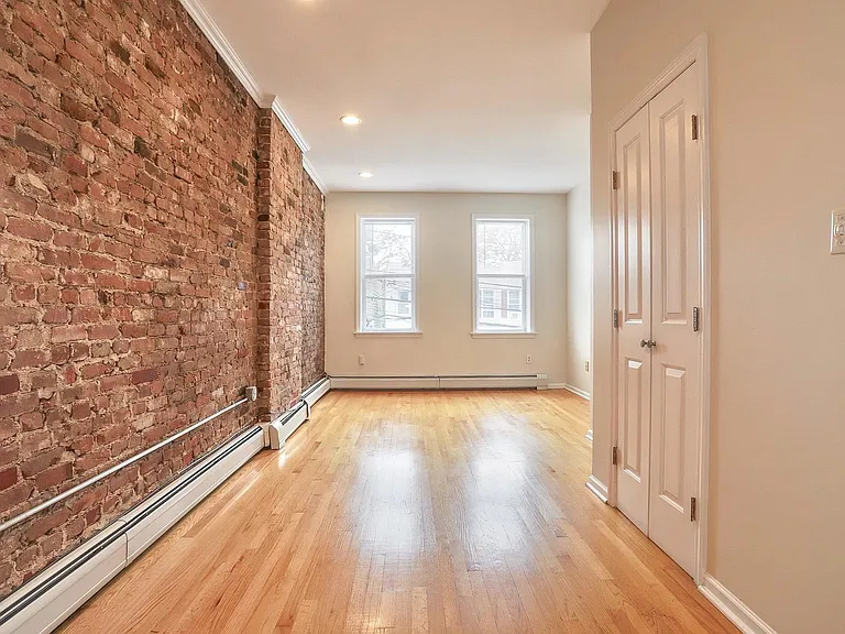 273 Webster Ave #4 — Photo 4