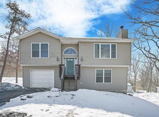 103 Hebula Rd, Milford, PA 18337