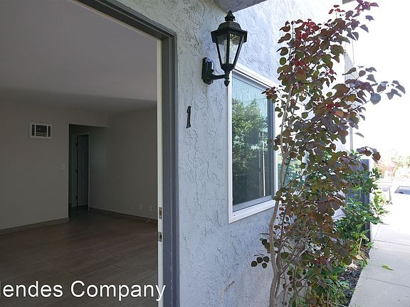 2nd image of 3120 Grape St APT 1
