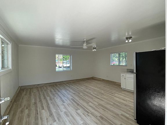 5th image of 20336 Lorne St #W