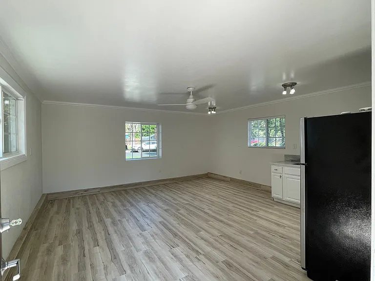 20336 Lorne St #W — Photo 5