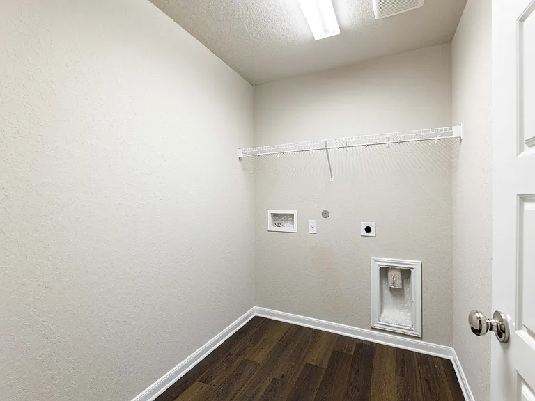 1120 Eagle Xing — Photo 12