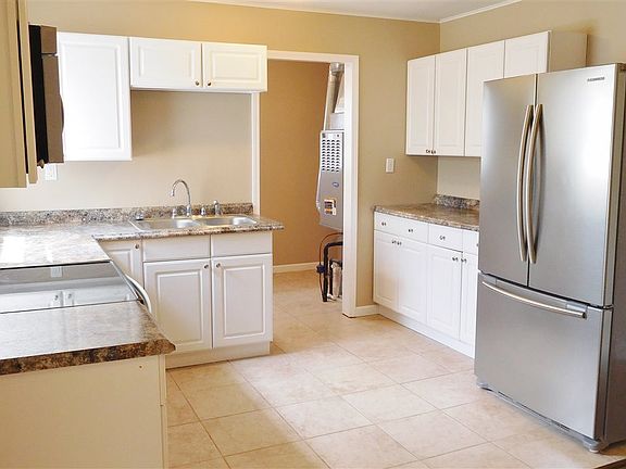 2nd image of 185 Iroquois Dr