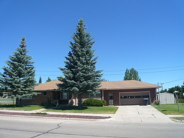 2nd image of 823 Antelope St