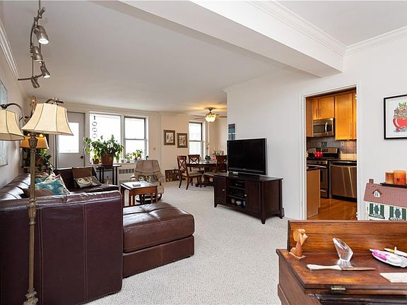 4th image of 360 Westchester Ave APT 520