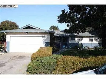 4825 Cherokee Dr photo 1