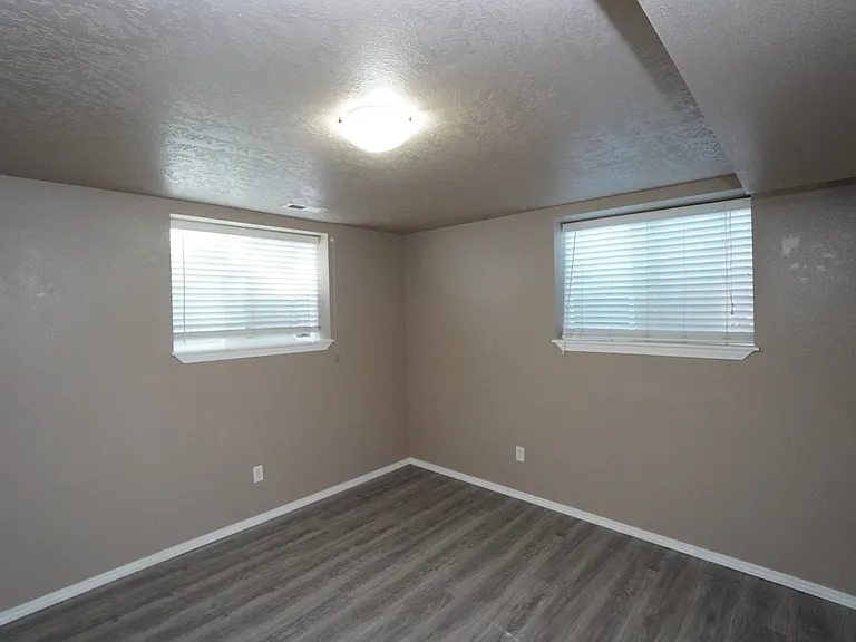 2210 S Owyhee St — Photo 17