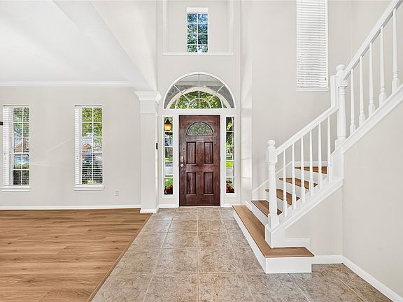 3rd image of 22418 Rue Canyon Ct
