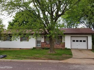 106 Douglas St, Monett, MO 65708