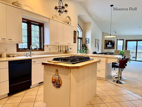 4th image of 1554 E Harbour Towne Cir #73