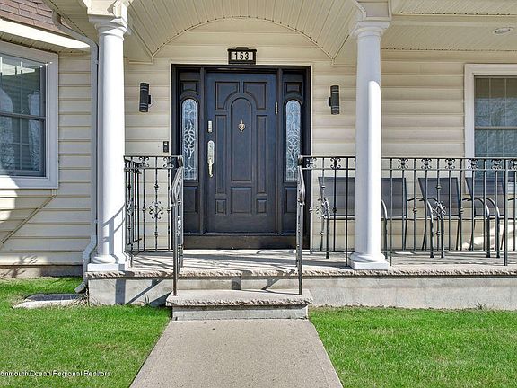 4th image of 153 Regent Dr