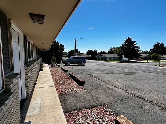 2nd image of 6801 W Chestnut Ave #B
