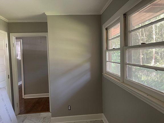 3rd image of 214 Vista Cir