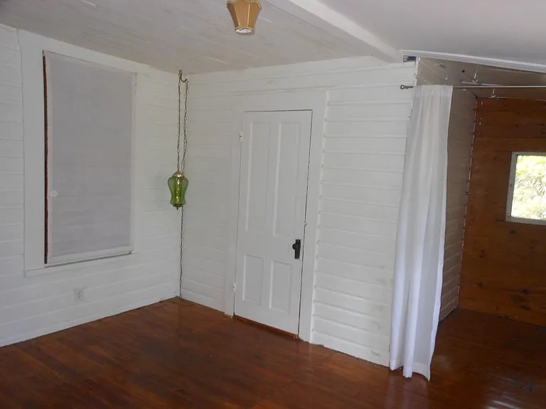 Master Bedroom - door to bathroom