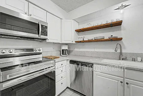 2 William Ln Photo 1