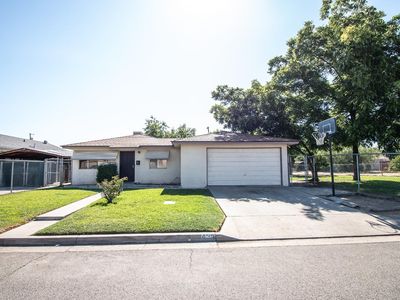 419 J St, Sanger, CA, 93657
