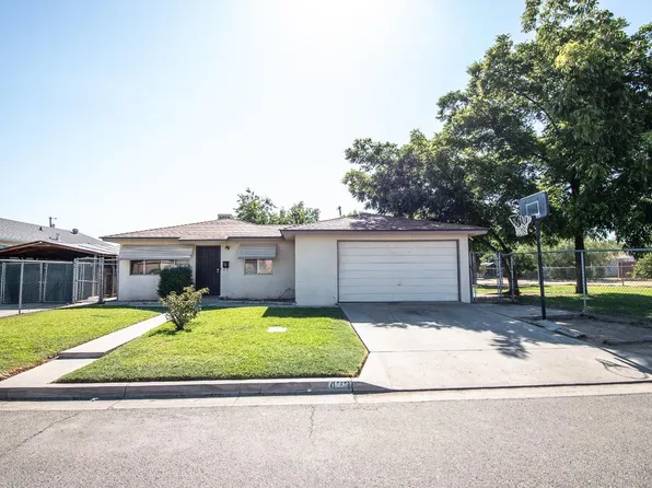 419 J St, Sanger, CA 93657