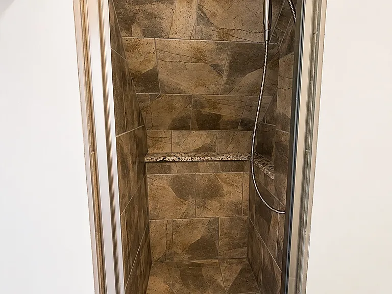 2002 Valentine Ave #2 — Photo 31