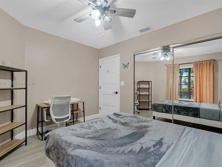 4220 Grove Park Ln — Photo 21