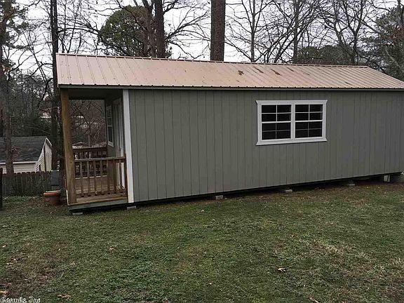 3rd image of 104 Babbs Dr