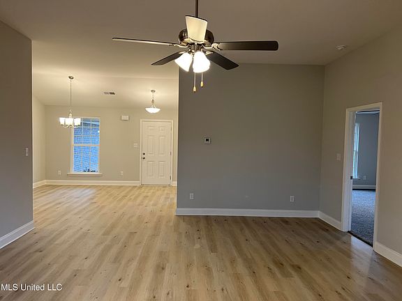 5th image of 5972 Grove Ln