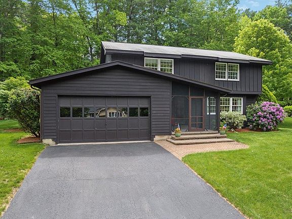 3rd image of 11 Parkhurst Drive