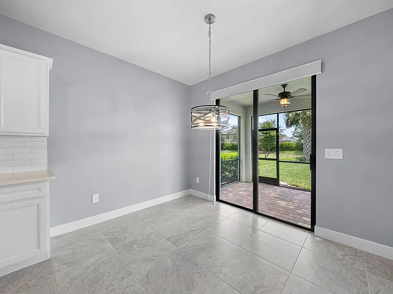 3685 E Hampton Cir — Photo 16