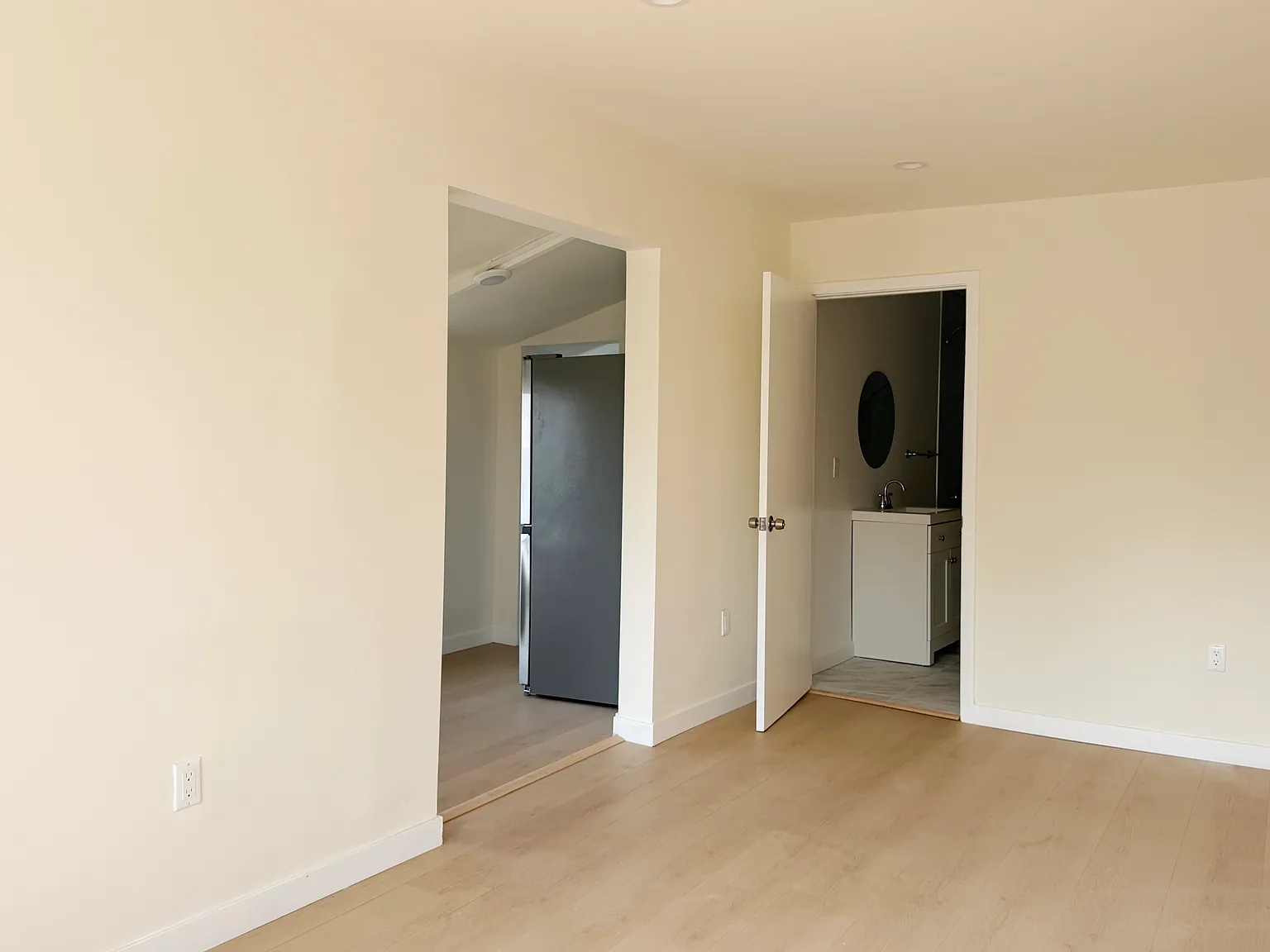 1827 Santa Ynez St — Photo 2