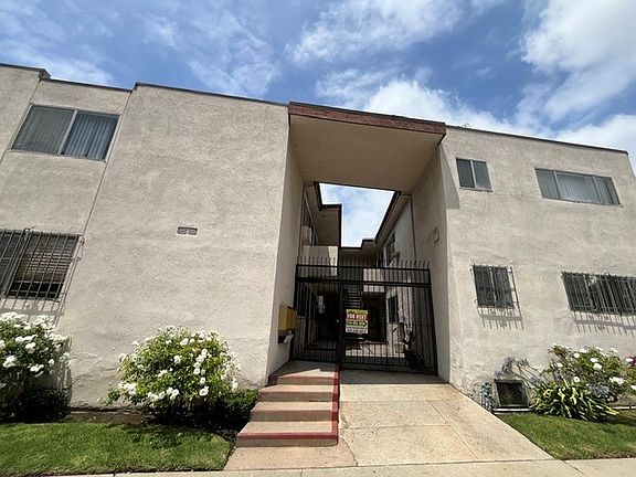 2nd image of 3357 Oakhurst Ave #1