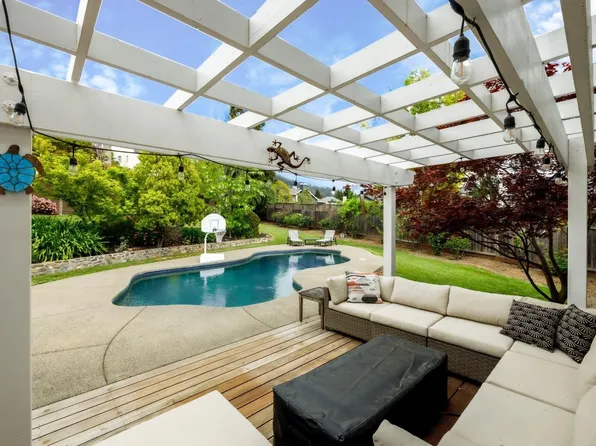 1534 Barn Owl Place, Santa Rosa, CA 95409