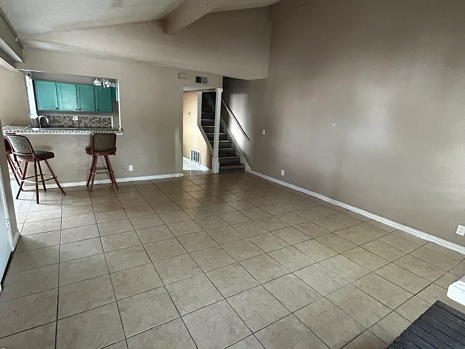 10830 E 15th Pl