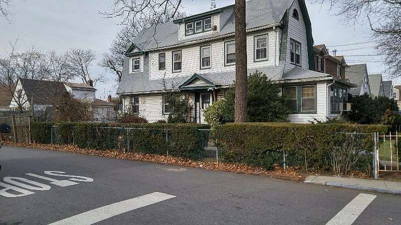 1st image of 12044 192nd St