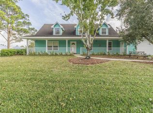 5946 SE Circle St, Hobe Sound, FL 33455