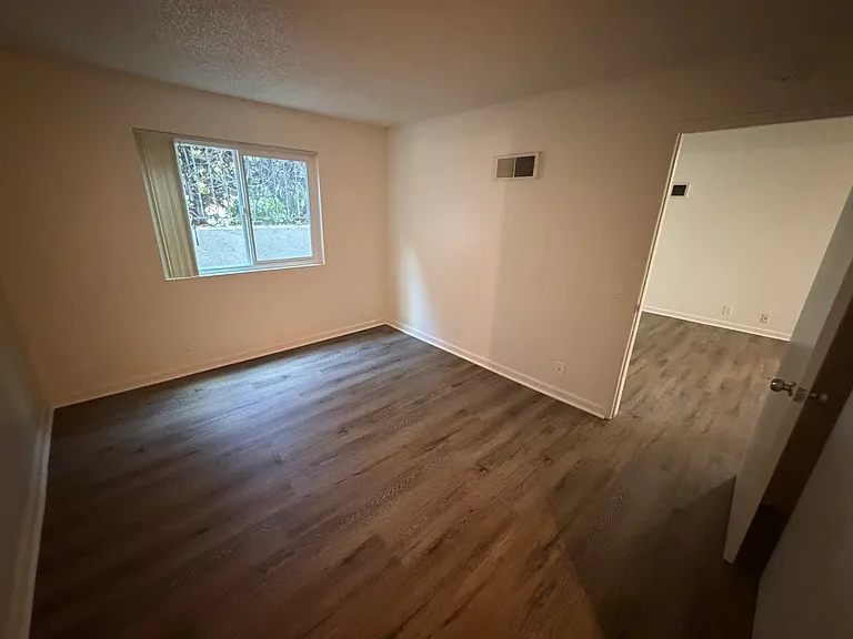 Eureka Gardens Apartments — Photo 11