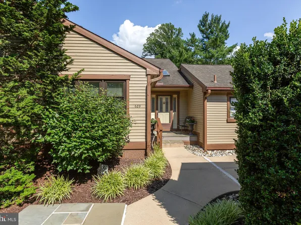 689 Heatherton Ln, West Chester, PA 19380