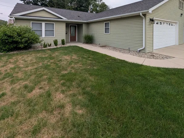 204 Harrison St, Auburn, IN 46706