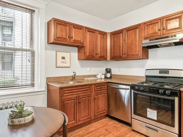 8 Kinross Rd APT 4, Brighton, MA 02135