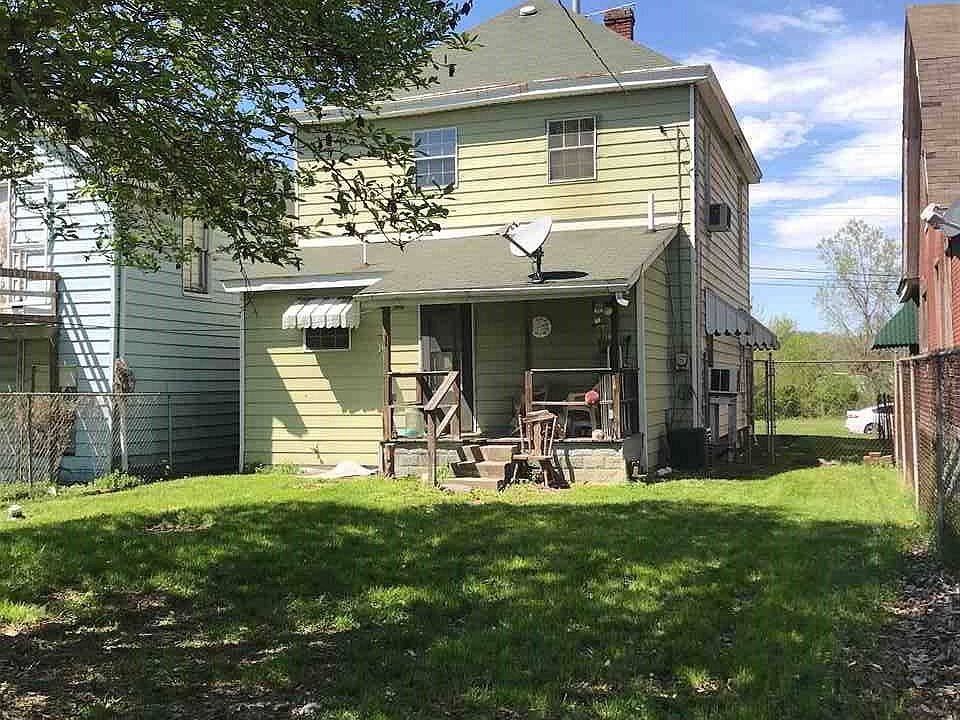 2nd image of 2327 8th Ave