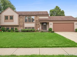 2250 Jamestown Dr SE, Kentwood, MI 49508