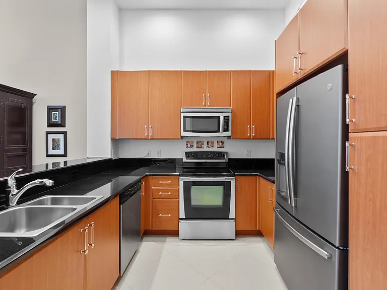 701 S Olive Ave #218 — Photo 5