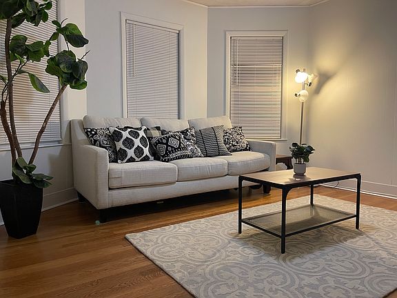 4th image of 12 E Shelby St #3